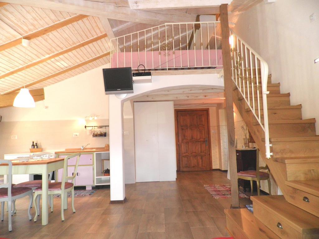 Studio Sijara Apartamento Motovun Habitación foto